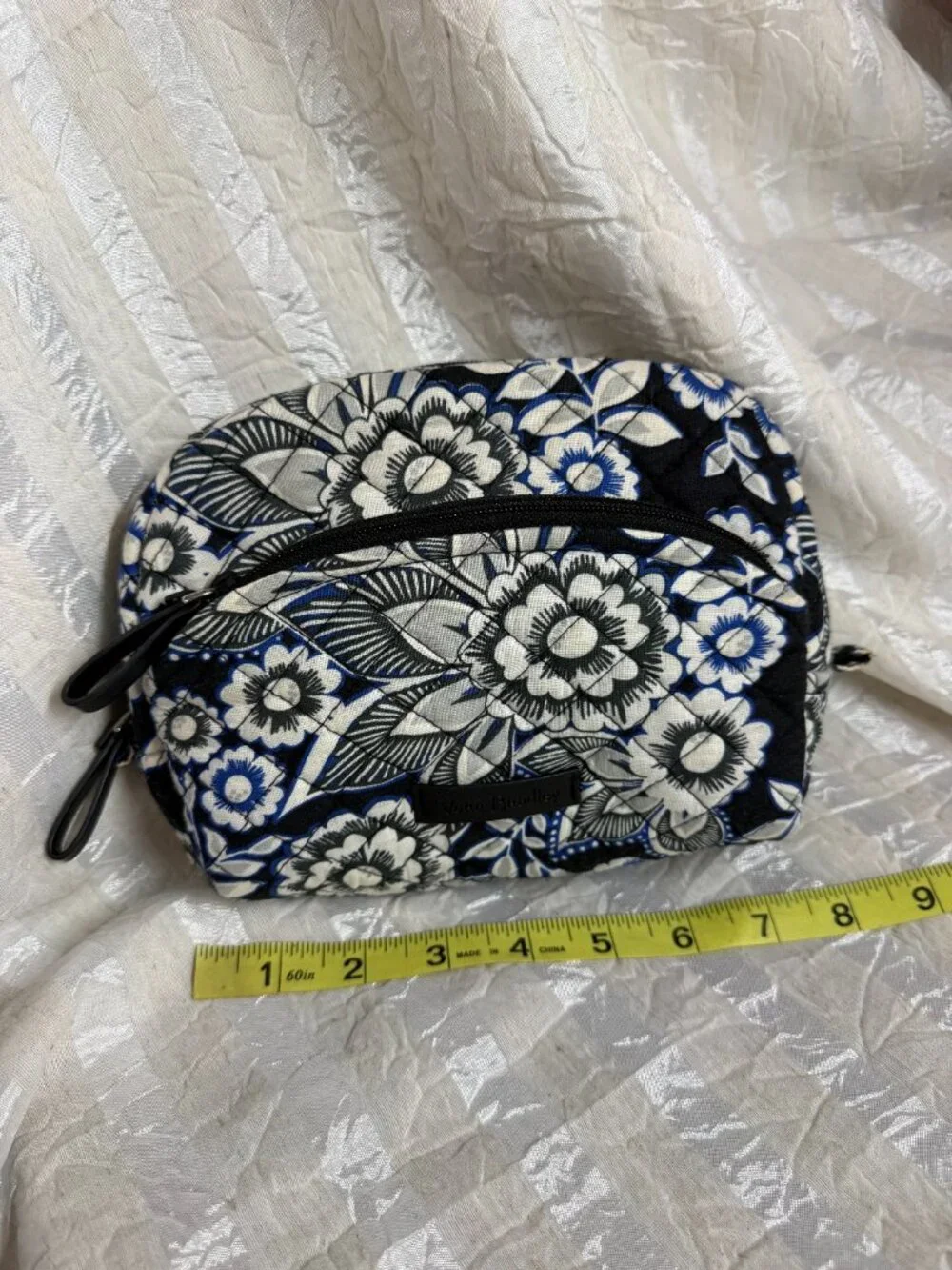 Vera Bradley Blue White Floral Quilted Double Zip Makeup Cosmetic Bag EUC